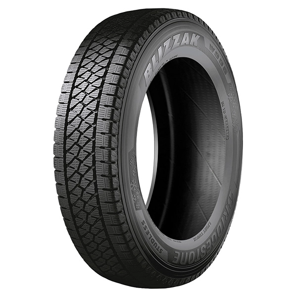 Bridgestone W995 225/70R15 112R