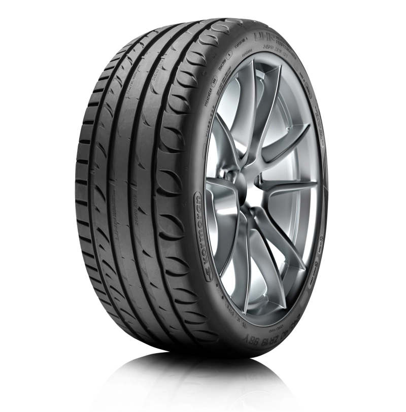 KORMORAN UHP 235/45R18 98W XL DOT2024 KORMORAN UHP 235/45R18 98W XL DOT2024