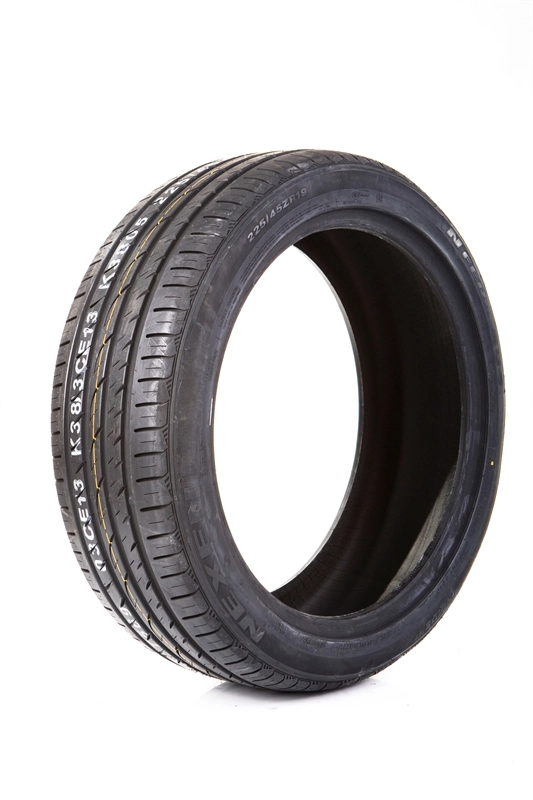 Nexen NFERA SU4 235/40R18 95W
